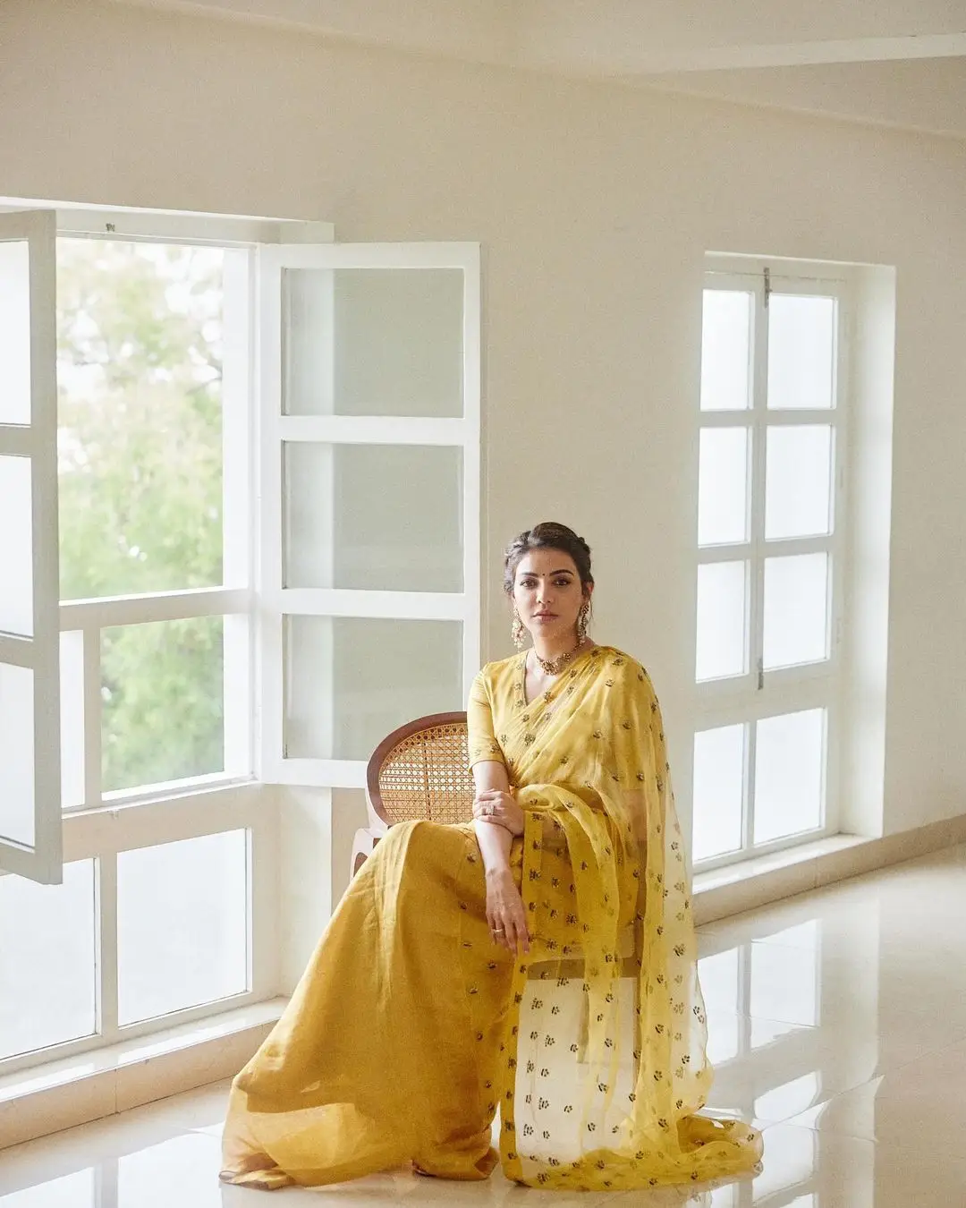 Kajal Aggarwal in Indian Tradition Yellow Color Saree Blouse